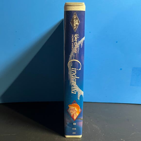 Walt Disney’s Classic Cinderella VHS Movie (1995 Black Diamond) - Clamshell Case - Picture 3 of 7